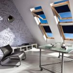 Powrót klasycznego stylu – rolety wolnowiszące zaciemniające odzyskują popularno