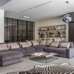 Delikatne, subtelne i spokojne. Przepis na monochromatyczne wnętrze