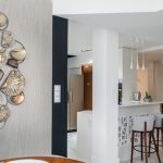 Jak najjaśniej. Wizyta w domu w stylu modern z kroplą glamour.